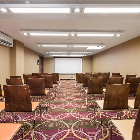 מלון Desilva Premium 4*