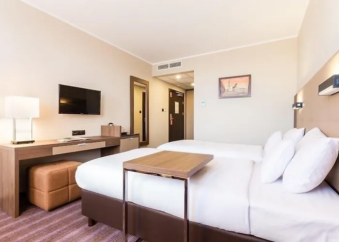 Hotel Desilva Premium Poznan Отель Познань